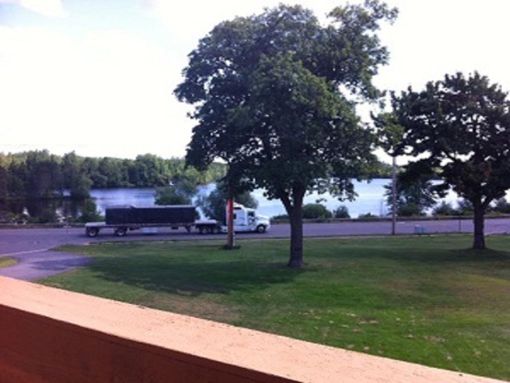 Timber Inn Motel Phillips Zewnętrze zdjęcie