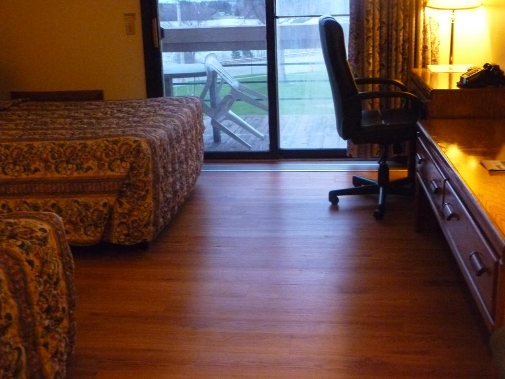 Timber Inn Motel Phillips Zewnętrze zdjęcie