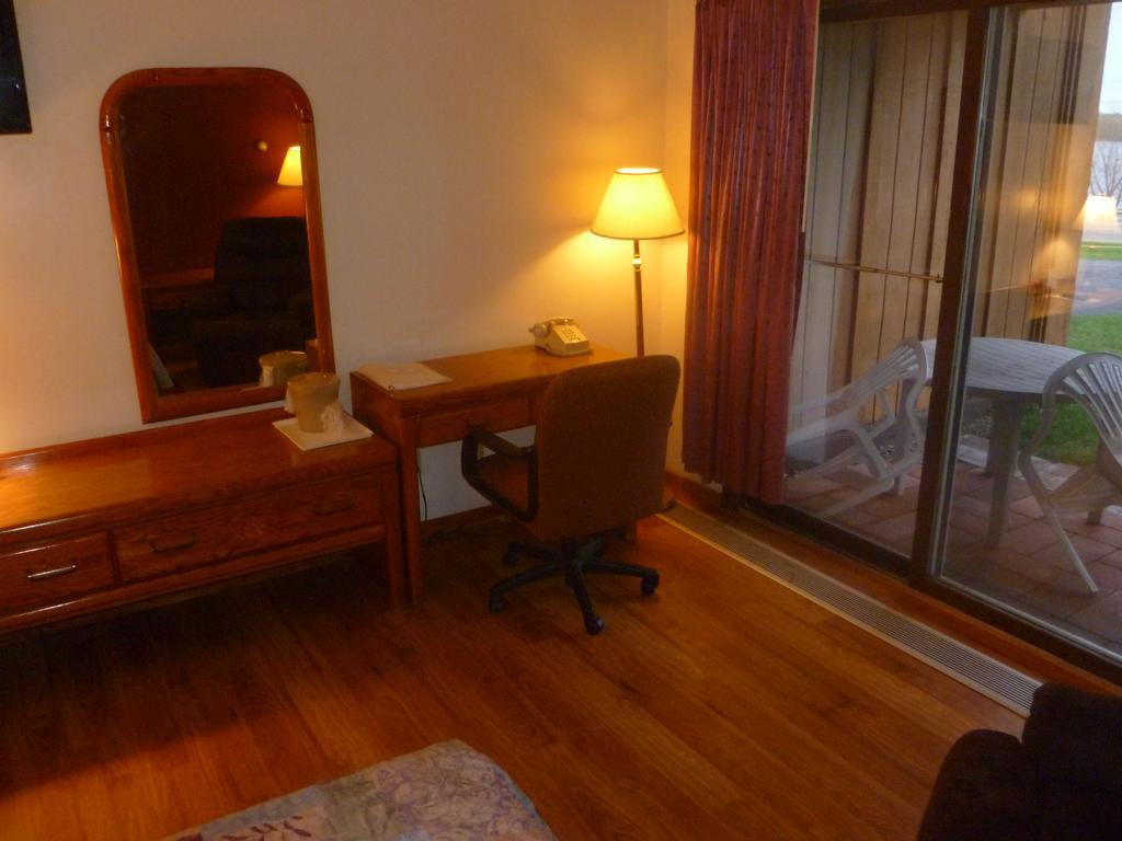 Timber Inn Motel Phillips Zewnętrze zdjęcie