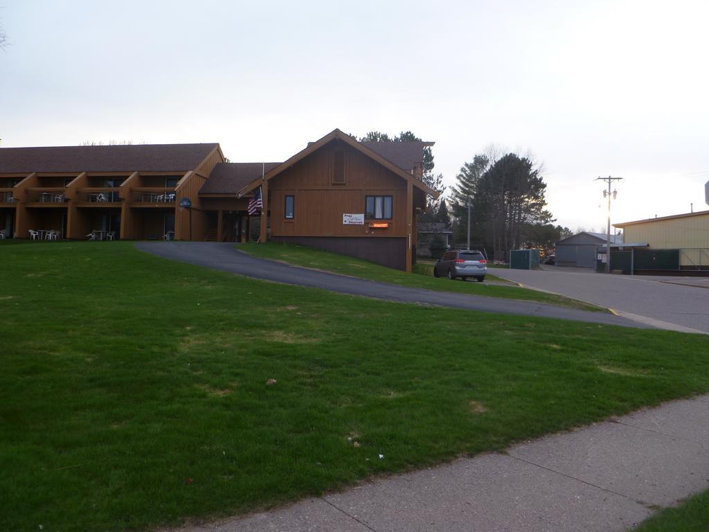 Timber Inn Motel Phillips Zewnętrze zdjęcie
